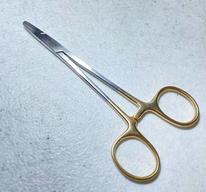 Ryder Needle Holder Gold Handle 5.5''