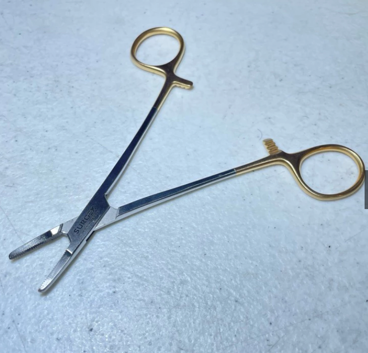 Ryder Needle Holder Gold Handle 5.5''