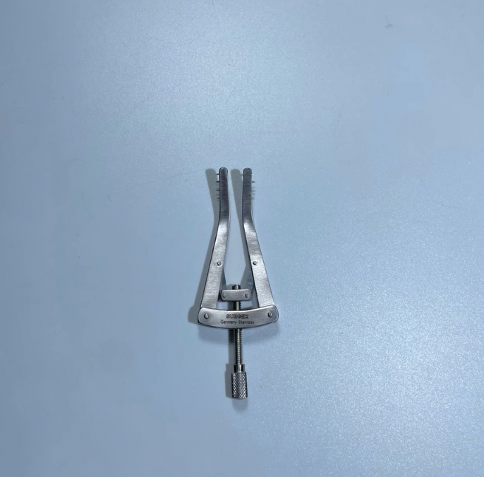 Premium Alm Retractor German Stainless