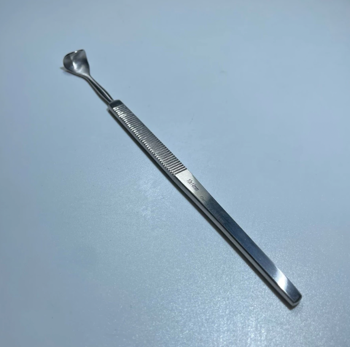 Premium Desmares Retractor German Stainless